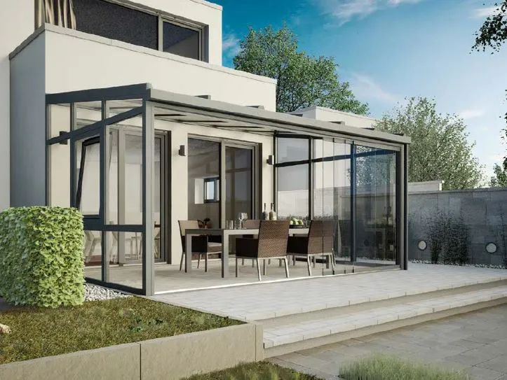 Terrassendach aus Aluminium mit Glasschiebeelementen